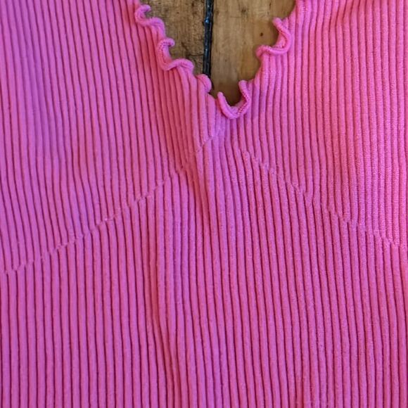 Ambiance Women’s Light Coral Pink Frilled Edge Crop Spaghetti Strap Tank Top M/L - Picture 5 of 7